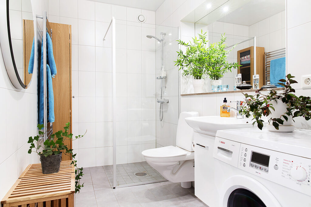 Renovering av badrumsgolv efter fuktskada. Anneberg Älvsåker Västergötland